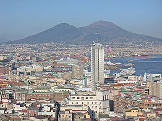 Panorama del centro storico visto da presso la certosa di San Martino