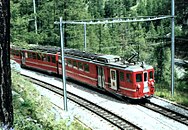 Der Doppeltriebwagen ABDeh 8/8 der BVZ hat dank der Einsparung zweier Personenwagen die Leistungsfähigkeit einer Lokomotive. (1965)[64]