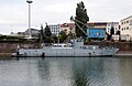 Landungsboot Zander und historischer Hafenkran am Verbindungskanal