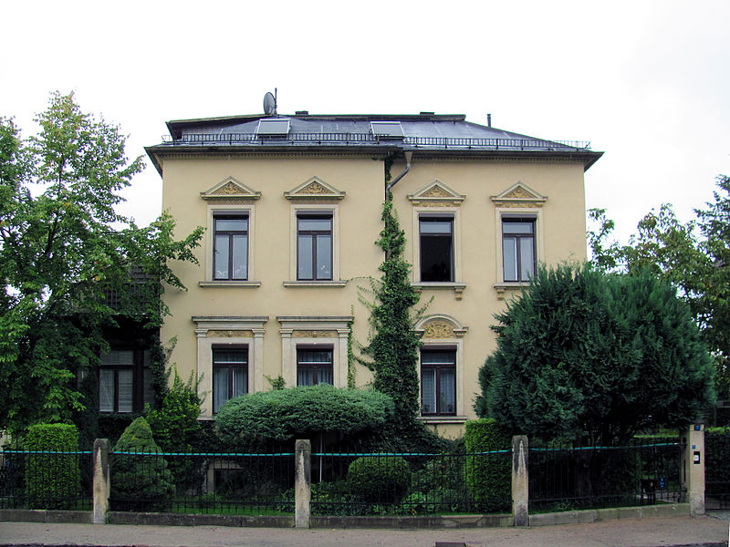 File:Radebeul Mietvilla Schillerstraße 19.jpg