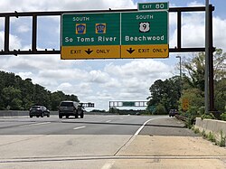 View along the southbound Garden State Parkway at Exit 80 for Beachwood