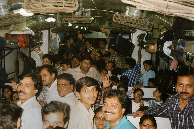 File:Crowded train (6953996029).jpg