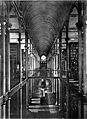 Interior de l'antiga biblioteca universitària de Fiolstræde cap al 1920.