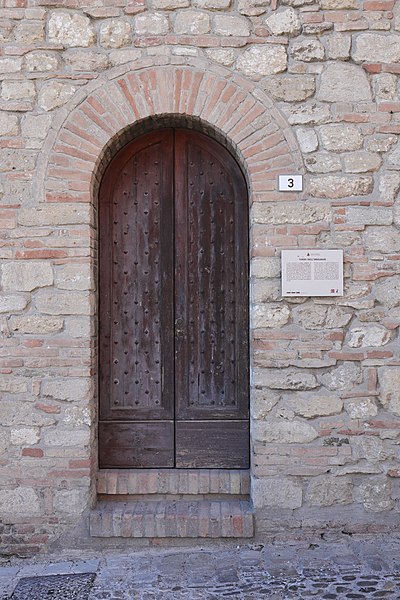 File:Portone - Torre dell orologio (Bertinoro).jpg