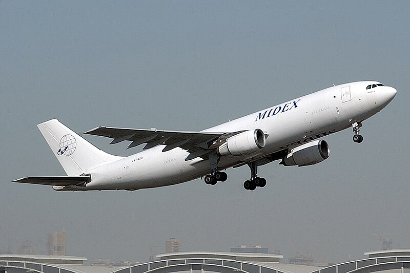 File:Midex Airlines A300B4-203(F) A6-MDA (31248501555).jpg