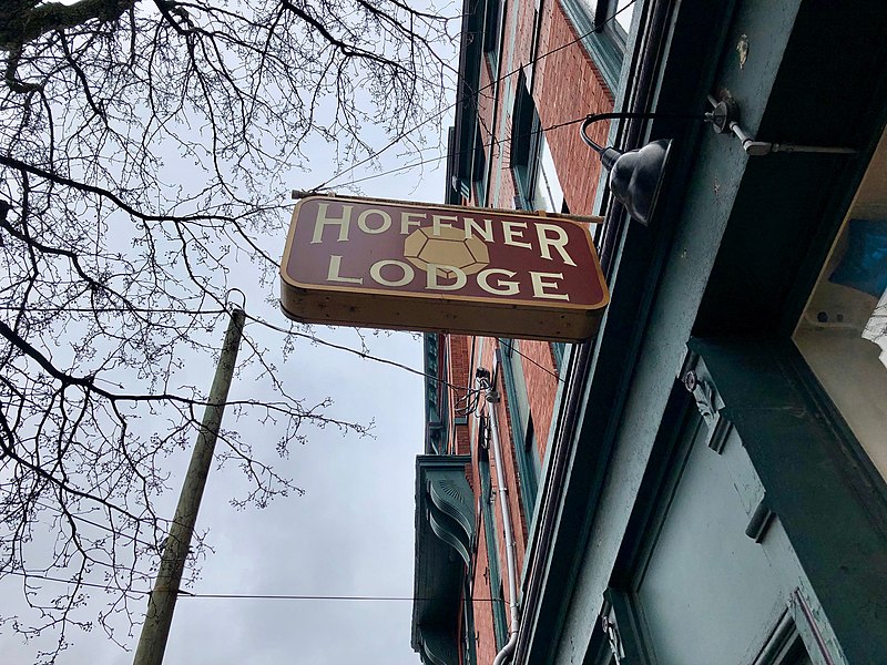 File:Hoffner Lodge Sign, Northside, Cincinnati, OH (46726946492).jpg