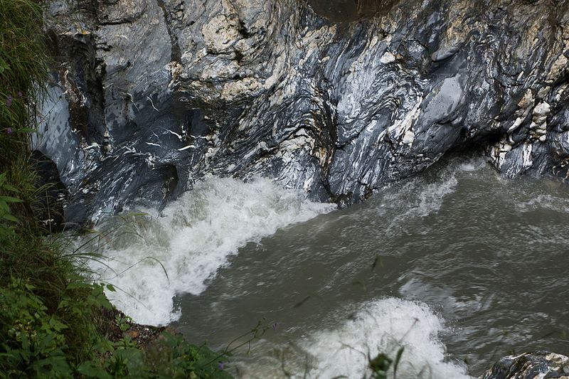 File:Stream carving rock (25581309176).jpg