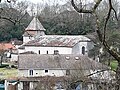 L'église vue de l'enceinte médiévale de Castets.