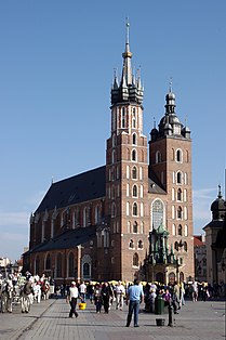 Basílica de Santa Maria, em Cracóvia, Polônia (1290–1365)