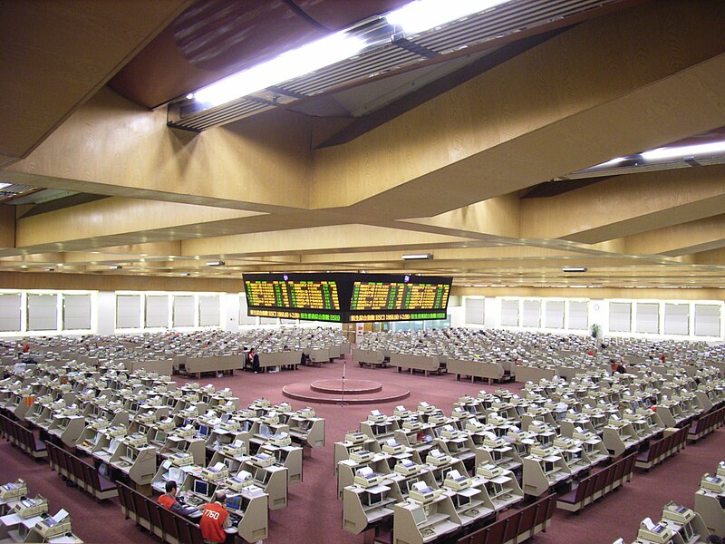 File:Hong Kong Exchange Trade Lobby 2005.jpg