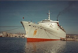 QE2 1982