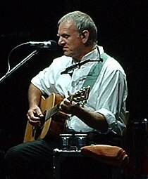 Ralph McTell bei einem Konzert, 2003