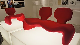 Stanley Kubrick The Exhibition - LACMA - 2001 A Space Odyssey - Olivier Mourge Djinn chair and sofa (8998536189).jpg