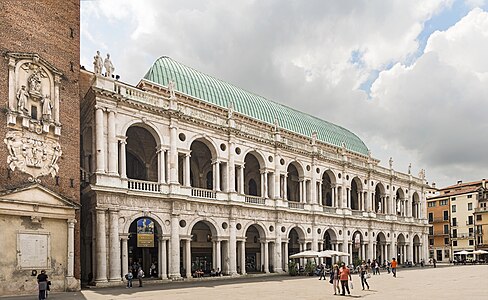 Façana de la Basilica Palladiana (començada el 1546)