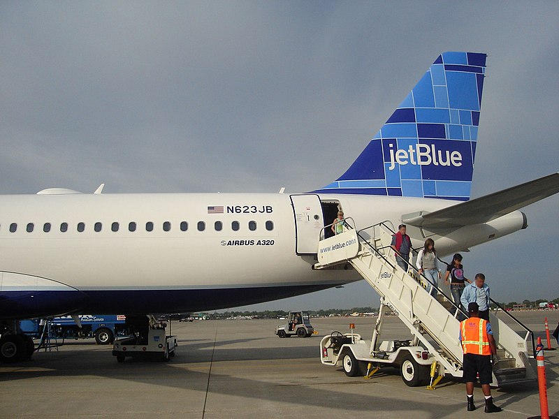 File:JetBlueAirways AirbusA320.jpg