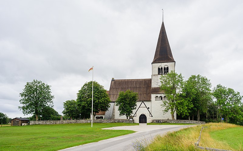 File:Rute kyrka July 2019 02.jpg