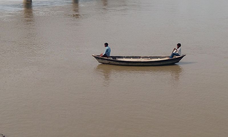 File:Natural scene of boating in River Sharda.jpg