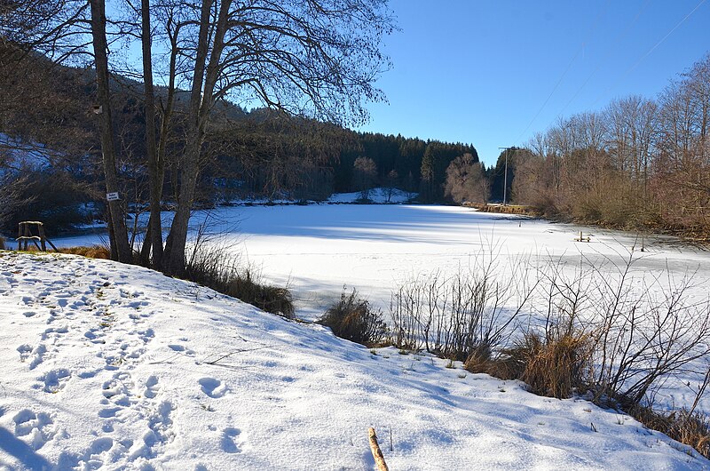 File:Ratshauser See, Ratshausen (Zollernalbkreis).jpg