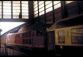 停靠在柏林动物园车站的旅客列车，1976年拍摄。