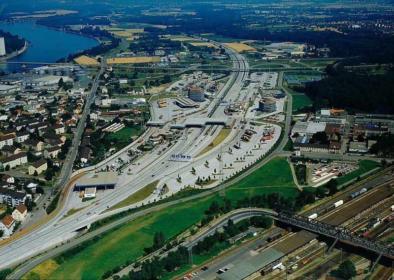 File:Autobahnzollanlage Basel-Weil am Rhein.jpg