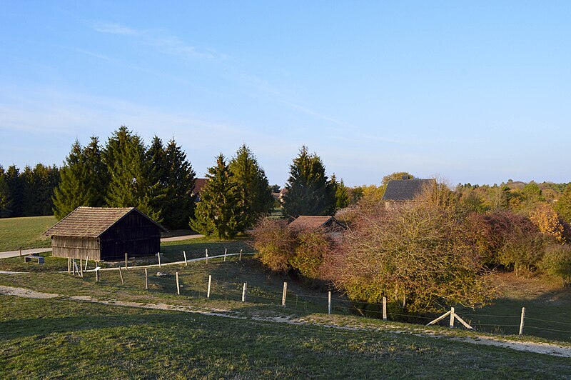 File:Nancray, les édifices du Haut-Doubs.jpg