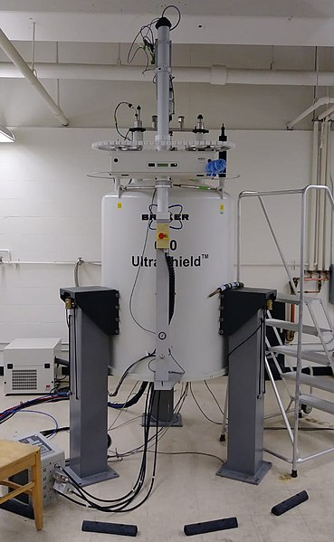 File:Bruker 600 Mhz NMR Spectrometer.jpg