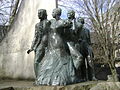 Monumento aos liberais coruñeses do século XIX, de Antonio Desmonts Basilio e José Castiñeiras Iglesias, na praza das Conchiñas