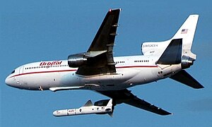 Le lanceur aéroporté Pegasus effectue son premier vol en 1990.