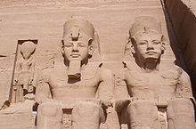 Abou simbel pharaons.jpg