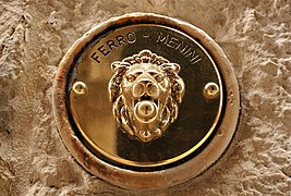 Bell button beside an entrance door in Venice, Italy.jpg