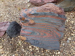 Rock exhibiting Liesegang bands on Broken Top