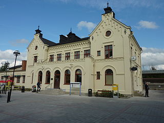 Enköping station gatusida 2010