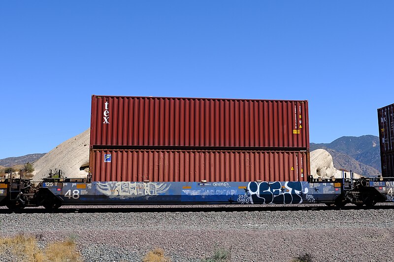 File:Freight Benching in SoCal - 8-30-2020 (50300218391).jpg