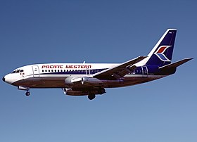 Un Boeing 737-200 de Pacific Western Airlines, similaire à celui impliqué dans l'accident.