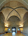 Décor à base d'arcades aveugles. Salle du chapitre de la cathédrale de Bristol, Angleterre.