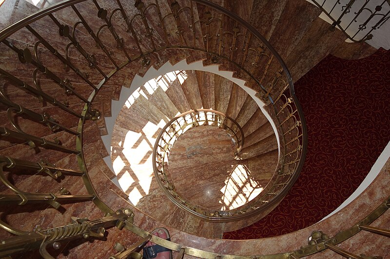 File:Spiraltreppe.jpg