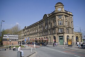 Außenansicht des Bahnhofs