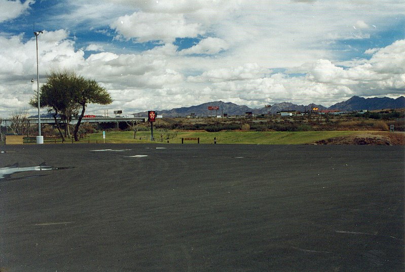 File:Colorado River and I10 - panoramio.jpg