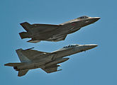 F-35C և F/A-18F Super Hornet