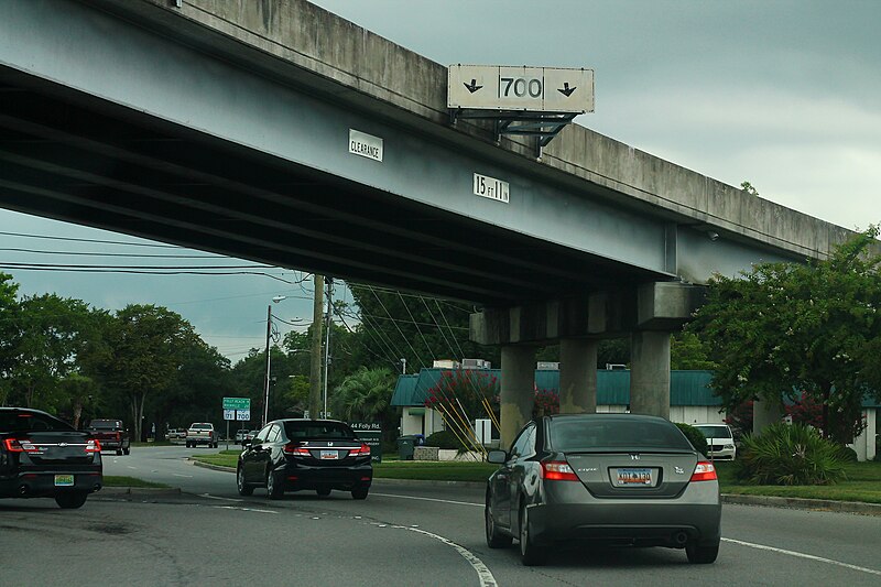 File:US17sRoad-OldWhiteSC700sign (31381734951).jpg