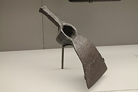 Musée d'histoire de Nantes - 493 - Herminette.jpg