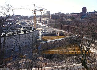 Arbeten vid Bellevue, vy västerut med Wenner-Gren Center till vänster.