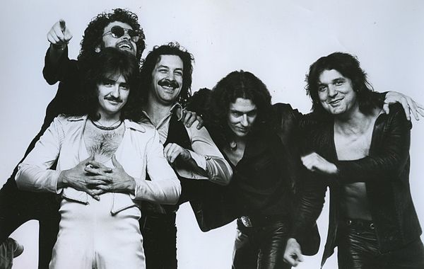 Blue Oyster Cult 1977 publicity photo.jpg