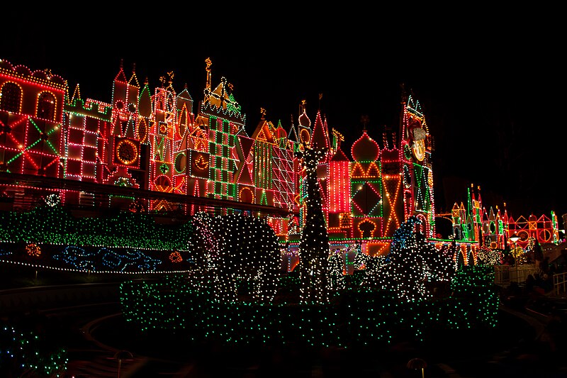 File:"it's a small world" holiday (28220084821).jpg