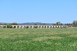 Azille - Aqueduc 01.jpg