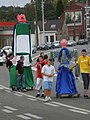 Géants « sommaires » sur roulettes et tête en papier mâché, Nimy