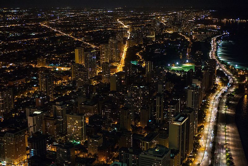 File:Chicago- Gold Coast & Lincoln Park at Night (20306384584).jpg