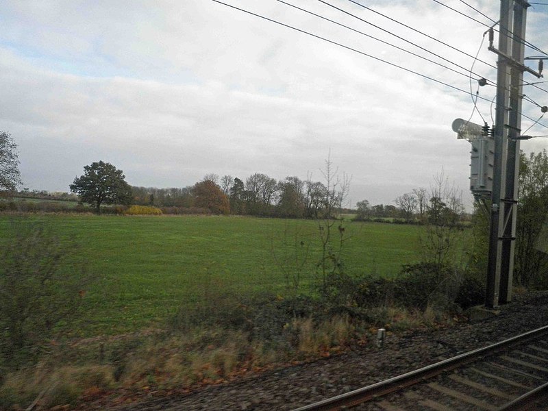 File:Farmland alongside the East Coast main railway line - geograph.org.uk - 3757243.jpg