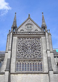 Vue du transept sud de l'extérieur.