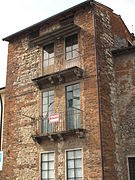 Torre delle mura scaligere in via Ceccarini